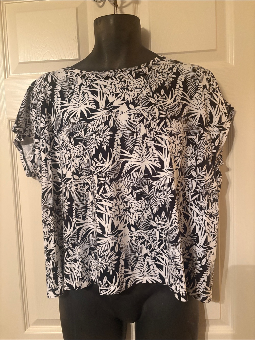 Talbots Women’s Black & White Tropical Print Top
